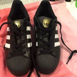 Adidas superstar  black and white shell toe